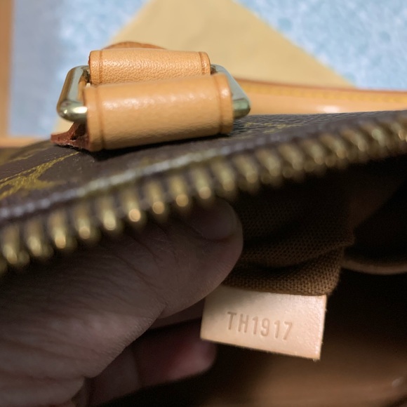 —SOLD ON INSTAGRAM— LV Alma PM - Picture 4 of 8